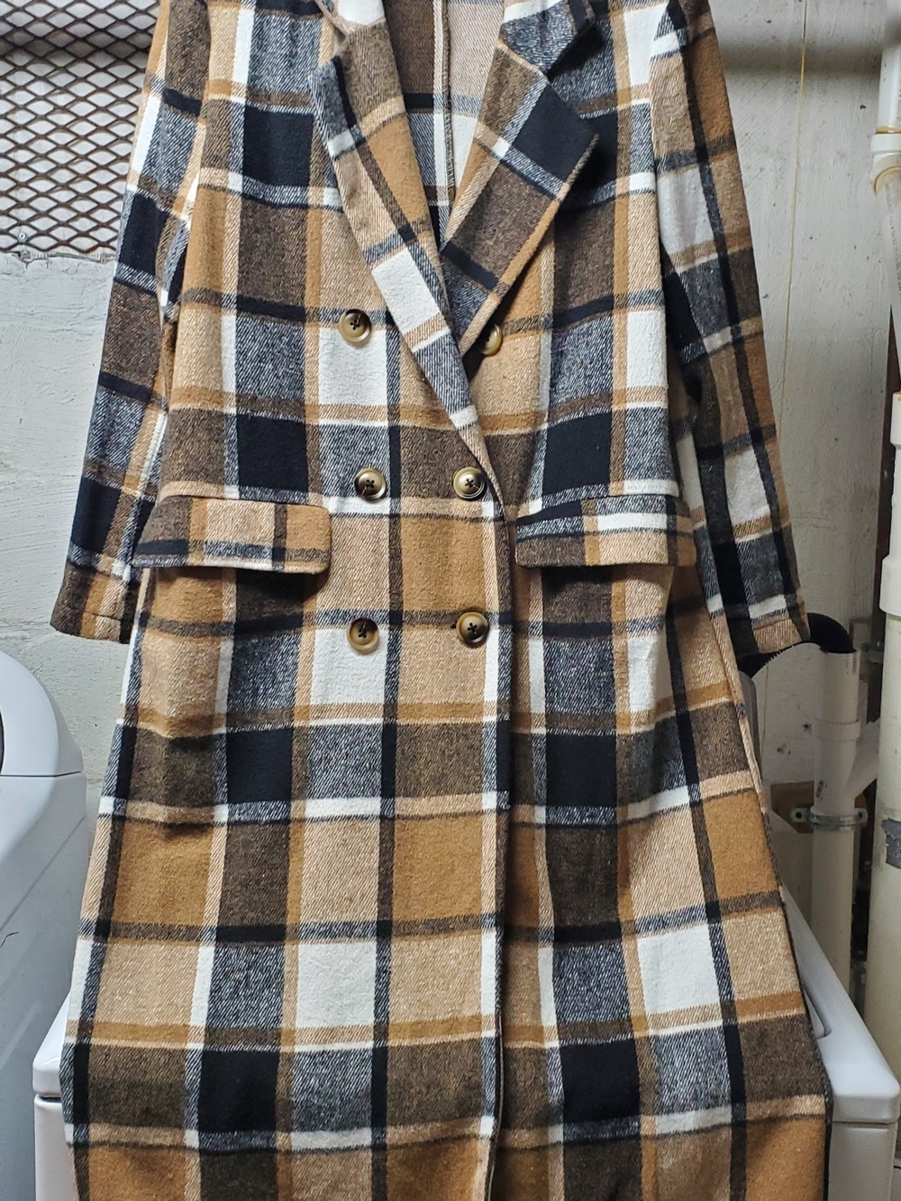 Plaid Double-Breasted Long Coat in Camel & Black-M